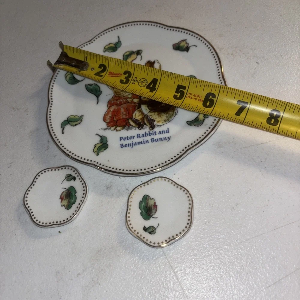 2002 The World Of Beatrice Potter Plate ~ Peter Rabbit And Benjamin Bunny